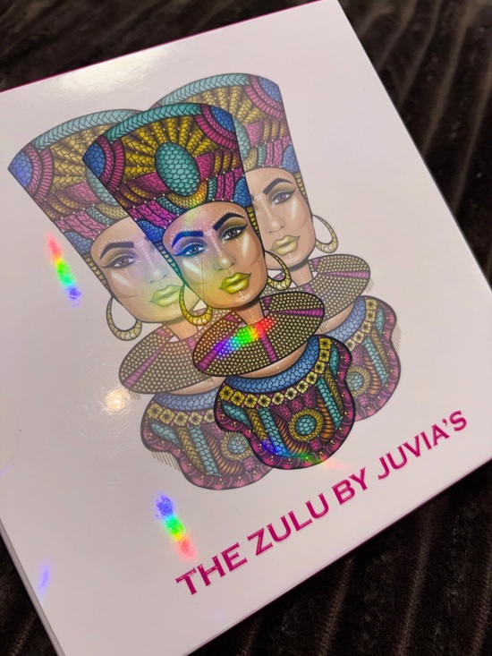 Juvia's Place Other - Juvia's Place The Zulu Palette - Multicolor Holographic Illustration